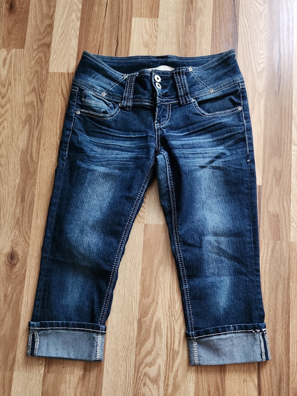 Dark Wash Capris